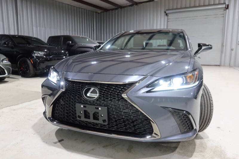 2025 Lexus ES 300h F SPORT Design