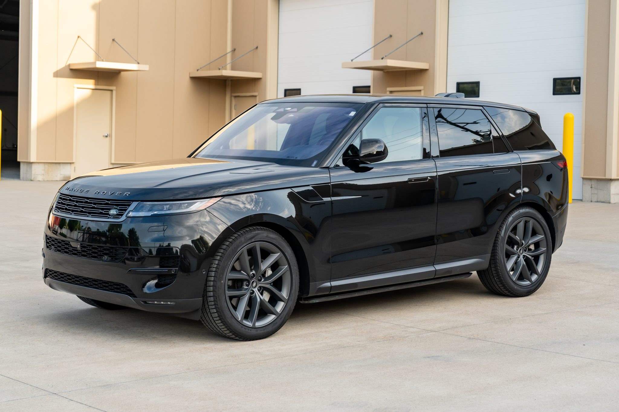 2023 Land Rover Range Rover Sport P360 SE