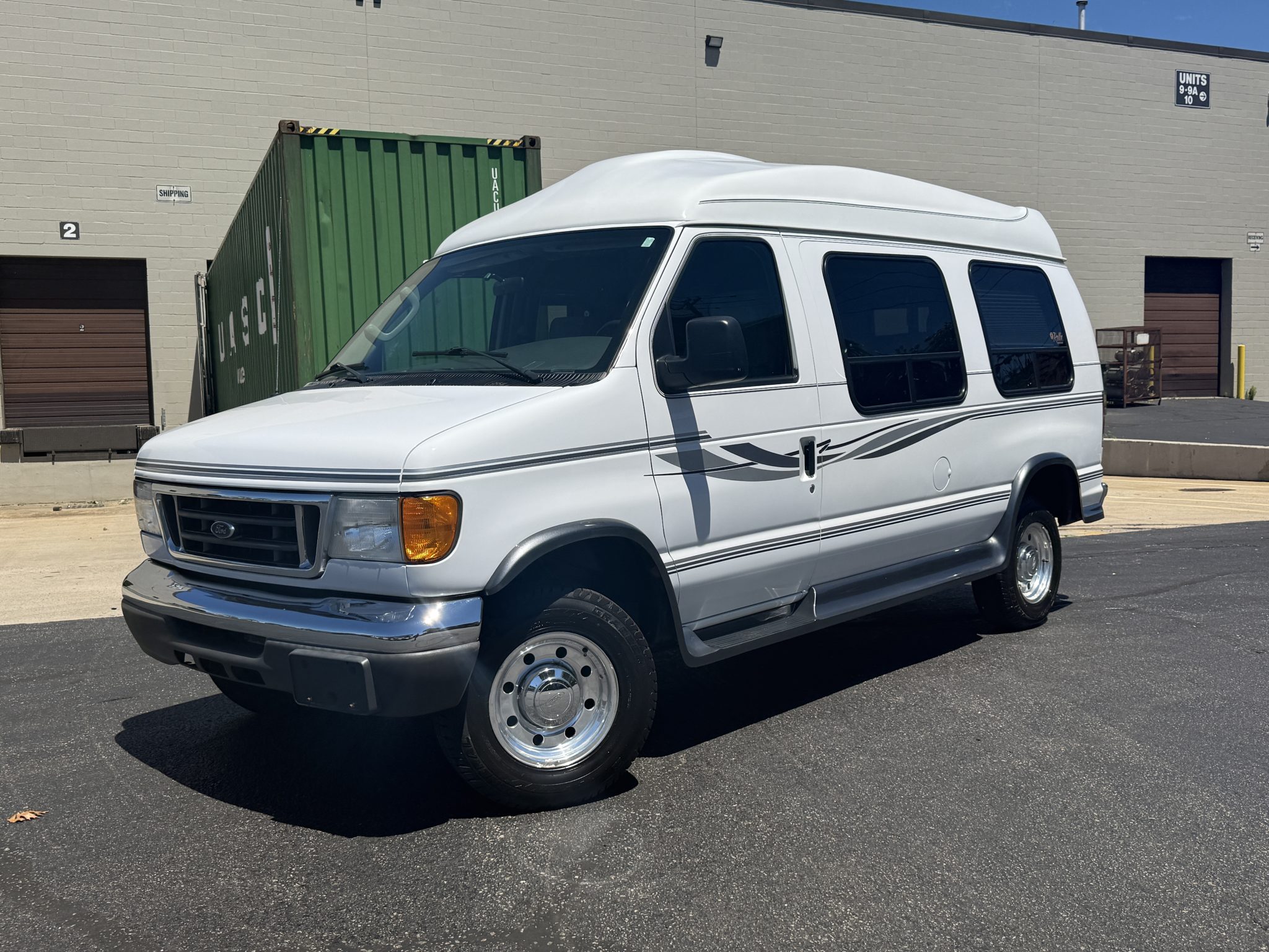 2005 Ford E-250 Sherry Designs Conversions Van w/BraunAbility Wheelchair Lift